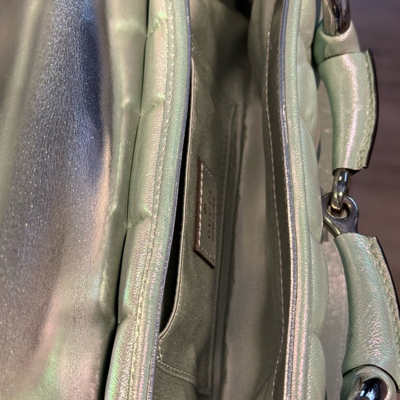 Gucci Horsebit Chain Iridescent Leather Shoulder Bag - Picture 9 of 9